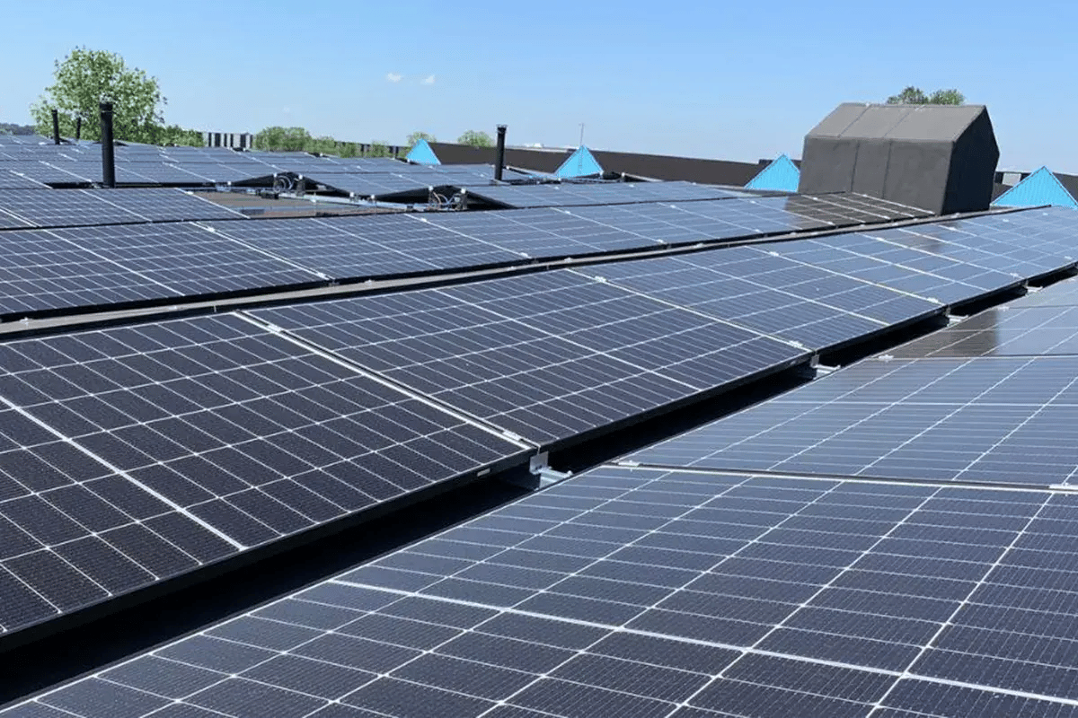 solar-panels-farm-roof