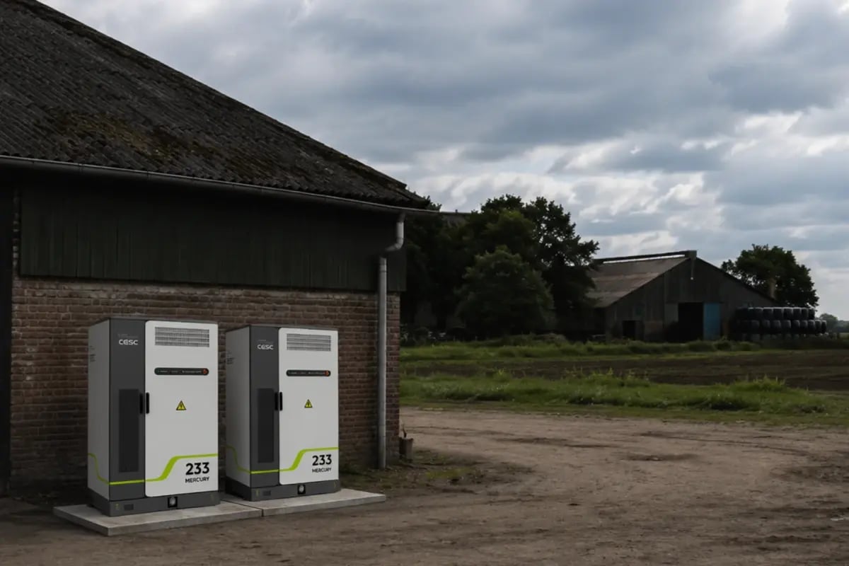 Outdoor-battery-image-2-CESC_1x