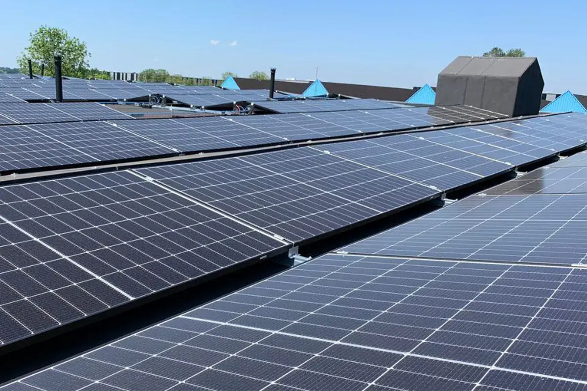 solar-panels-farm-roof